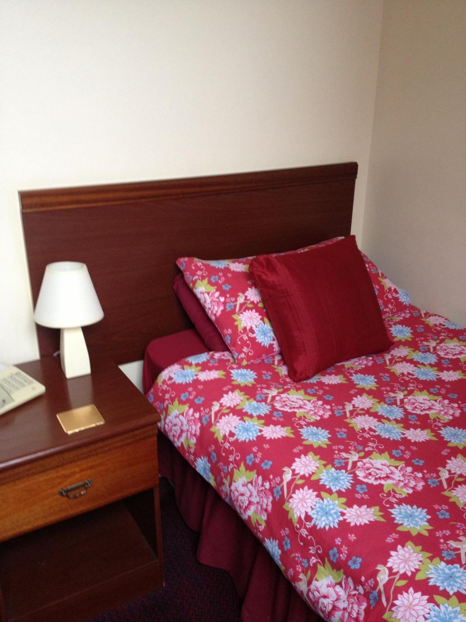 The Waverley Hotel ครูว์ ภายนอก รูปภาพ
