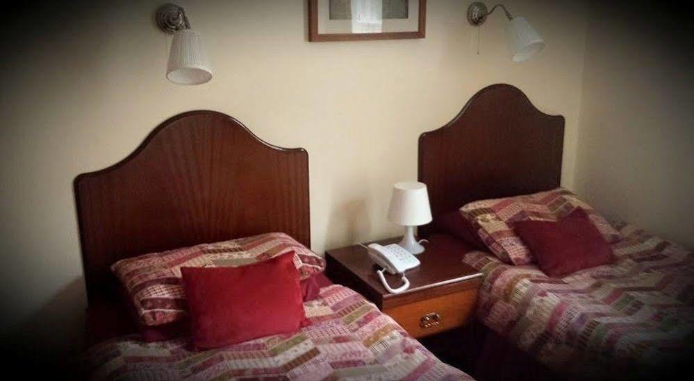The Waverley Hotel ครูว์ ภายนอก รูปภาพ